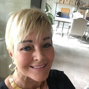 Meet your Posher, Gale